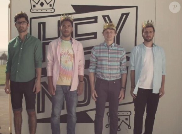 Martin Solveig a dévoilé, le 29 mai 2013, son nouveau clip Hey Now, en duo avec le groupe The Cataracs.