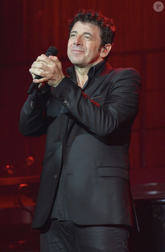 Patrick Bruel pendant son concert au Zénith de Paris le 30 mai 2013.