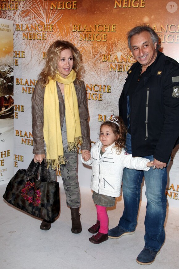 Lara Fabian, Gérard Pullicino et leur fille Lou. Le 1er avril 2012 à Paris.