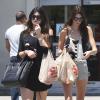 Kylie et Kendall Jenner en pleine séance shopping à Los Angeles. Le 31 mai 2013.
