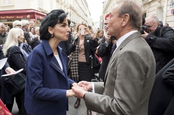 Bertrand Delanoë et Rachida Dati - Inauguration de la plaque à la mémoire d'Yves Saint Laurent apposée sur la façade du 55, rue de Babylone, à Paris le 1er juin 2013.