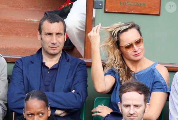 Zinedine Soualem, Julie Ferrier lors du 8e jour des Internationaux de France à Roland-Garros le 2 juin 2013