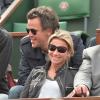 Anne-Sophie Lapix et son mari Arthur Sadoun lors du 8e jour des Internationaux de France à Roland-Garros le 2 juin 2013