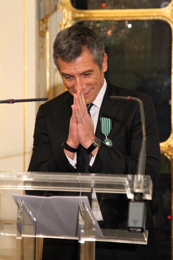 Nagui décoré par Frédéric Mitterrand au ministère de la Culture, le 14 décembre 2011.