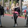 Sandra Bullock et ses beaux-enfants Chandler James, Jesse James Jr et Sunny James, à Los Angeles, le 11 mars 2010.