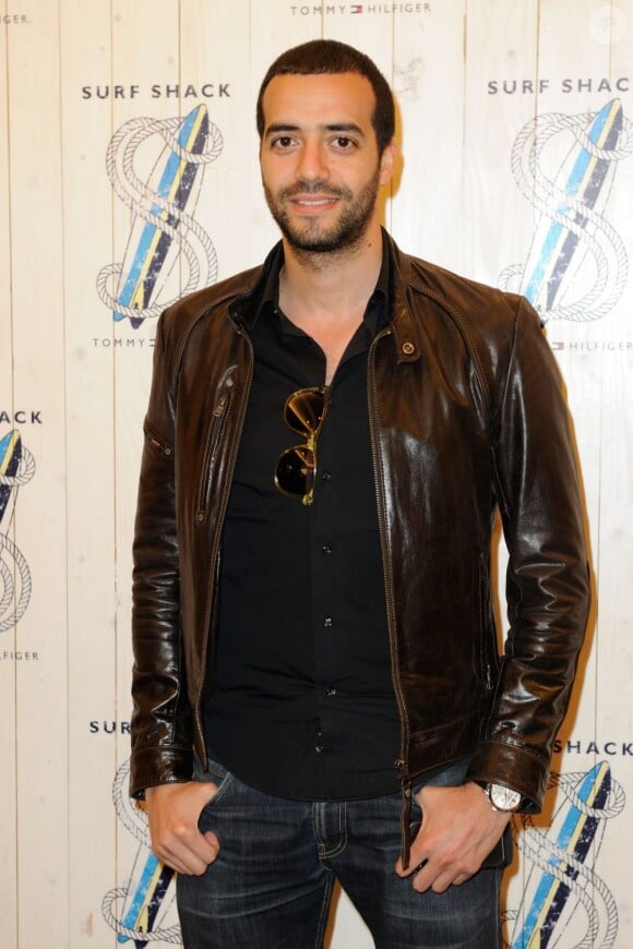 Tarek Boudali à la soirée 'Surf Shack' au magasin Tommy Hilfiger des Champs-Elysées à Paris, le 4 juin 2013