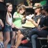 Brooke Shields et ses filles Rowan et Grier dans le quartier de Soho à New York le 1er juin 2013.