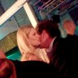  Sans la princesse Madeleine de Suède, et à deux jours de leur mariage, Chris O'Neill a évacué la pression avec des amis au soir du 6 juin 2013, à Stockholm, lors d'un dîner au Sturehof puis en s'éclatant au club privé The Wall ! 
  