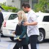 Fergie enceinte et son mari Josh Duhamel sortent de l'église à Brentwood, le 9 juin 2013.