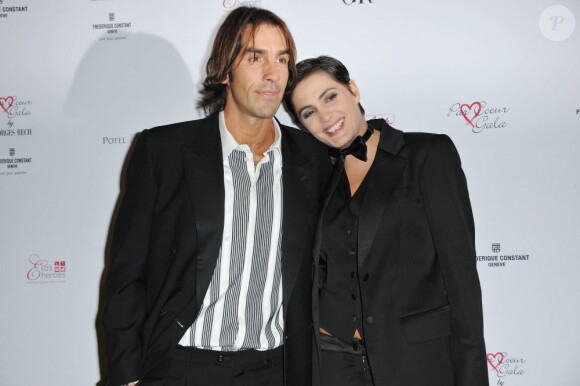 Robert Pires et sa femme Jessica Lemarié lors du Par Coeur Gala organisé par Tony Parker au Pavillon Cambon Capucines à Paris le 20 septembre 2010