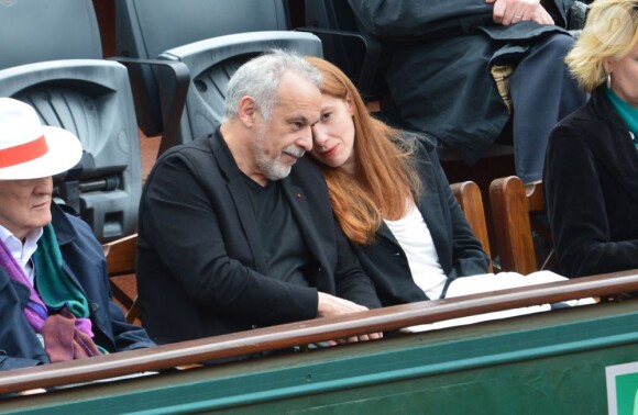 Francis Perrin et sa femme Gersende à Roland-Garros le 30 mai 2013 lors des Internationaux de France