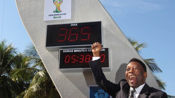Coupe du Monde 2014 : En forme, le légendaire Pelé lance le compte à rebours