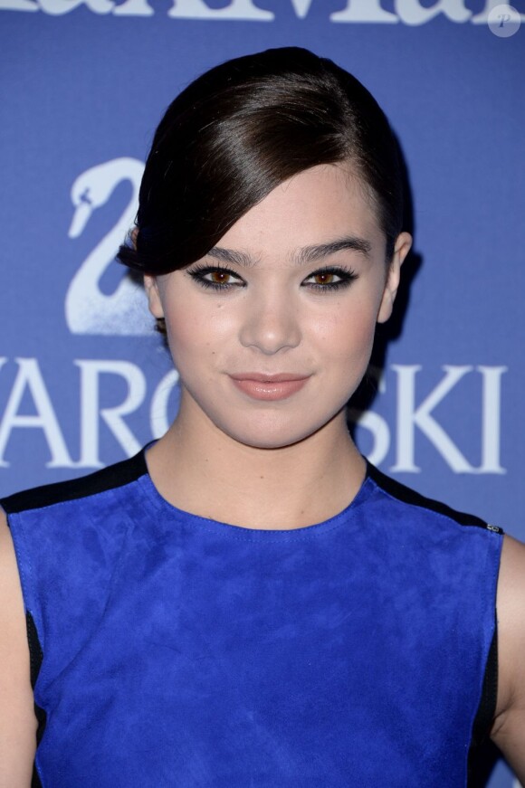 Hailee Steinfeld lors de la soirée Women In Film Crystal + Lucy Awards au Beverly Hilton à Los Angeles le 12 juin 2013