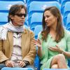 Pippa Middleton, portant près de 900 euros de Cashmere by Tania, assistait le 13 juin 2013 avec un ami et sa mère Carole à la fin du match (interrompu la veille) Andy Murray - Nicolas Mahut, lors du tournoi du Queen's, à Londres.