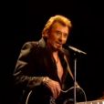 Johnny Hallyday, vidéo de son concert privé en intégralité au Théâtre de Paris dans la nuit du samedi 15 juin 2013 après le concert de ses 70 ans à Bercy.