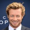 Simon Baker au prix de Diane Longines à l'hippodrome de Chantilly, le 16 juin 2013