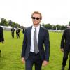 Simon Baker au prix de Diane Longines à l'hippodrome de Chantilly, le 16 juin 2013