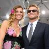 Simon Baker et Sophie Thalmann au prix de Diane Longines à l'hippodrome de Chantilly, le 16 juin 2013