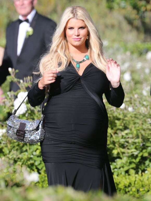 Jessica Simpson, enceinte, demoiselle d'honneur au mariage d'amis au "Rancho Bernardo Inn" à San Diego, le 15 juin 2013.