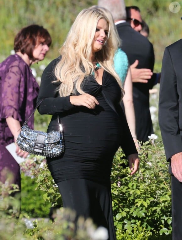 Jessica Simpson, enceinte de son deuxième enfant, demoiselle d'honneur au mariage d'amis au "Rancho Bernardo Inn" à San Diego, le 15 juin 2013.