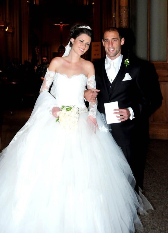 Pablo Zabaleta se marie avec le mannequin espagnol Christel Castano à Buenos Aires, le 15 juin 2013.