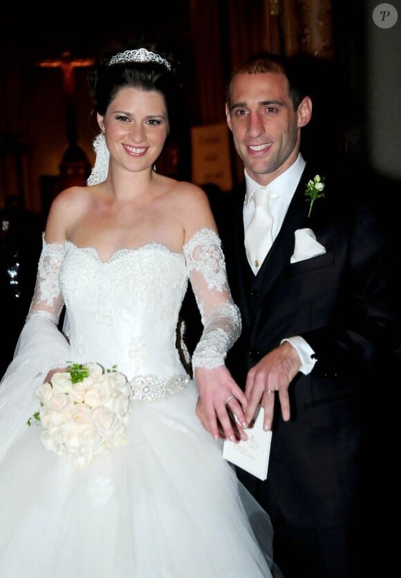 Le footballeur Pablo Zabaleta se marie avec le mannequin espagnol Christel Castano à Buenos Aires, le 15 juin 2013.