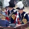 Cérémonies annuelles de l'Ordre de la Jarretière, lundi 17 juin 2013 à Windsor. Après un déjeuner au château, la reine Elizabeth II a mené avec son fils le prince Charles et son petit-fils le prince William, en l'absence du duc d'Edimbourg, la procession jusqu'à la chapelle Saint George.