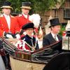 Cérémonies annuelles de l'Ordre de la Jarretière, lundi 17 juin 2013 à Windsor. Après un déjeuner au château, la reine Elizabeth II a mené avec son fils le prince Charles et son petit-fils le prince William, en l'absence du duc d'Edimbourg, la procession jusqu'à la chapelle Saint George.