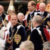 Cérémonies annuelles de l'Ordre de la Jarretière, lundi 17 juin 2013 à Windsor. Après un déjeuner au château, la reine Elizabeth II a mené avec son fils le prince Charles et son petit-fils le prince William, en l'absence du duc d'Edimbourg, la procession jusqu'à la chapelle Saint George.