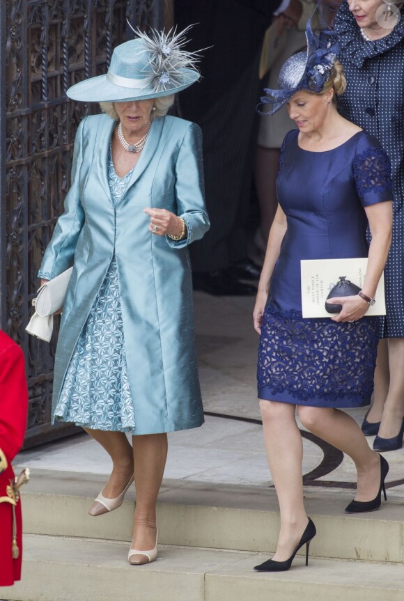 Camilla Parker Bowles et Sophie de Wessex. Cérémonies annuelles de l'Ordre de la Jarretière, lundi 17 juin 2013 à Windsor. Après un déjeuner au château, la reine Elizabeth II a mené avec son fils le prince Charles et son petit-fils le prince William, en l'absence du duc d'Edimbourg, la procession jusqu'à la chapelle Saint George.