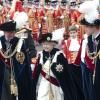 Cérémonie annuelle de l'Ordre de chevalerie de la Jarretière, lundi 17 juin 2013 à Windsor. Après un déjeuner au château, la reine Elizabeth II a mené avec son fils le prince Charles et son petit-fils le prince William, en l'absence du duc d'Edimbourg, la procession jusqu'à la chapelle Saint George.