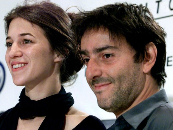 Charlotte Gainsbourg et Yvan Attal lors de la conférence de presse de Ma femme est une actrice au Festival de Cannes en 2001