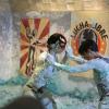 Combat de boue pour Alessandra Sublet dans Fort Boyard spécial C à vous sur France 2 le 6 juillet 2013