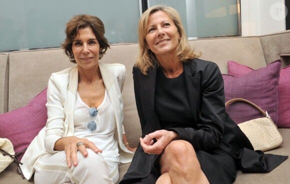 Claire Chazal et la romancière française Christine Orban lors de la 8e édition du Prix du Premier Roman de Femme à l'hôtel Montalembert à Paris, le 19 juin 2013.