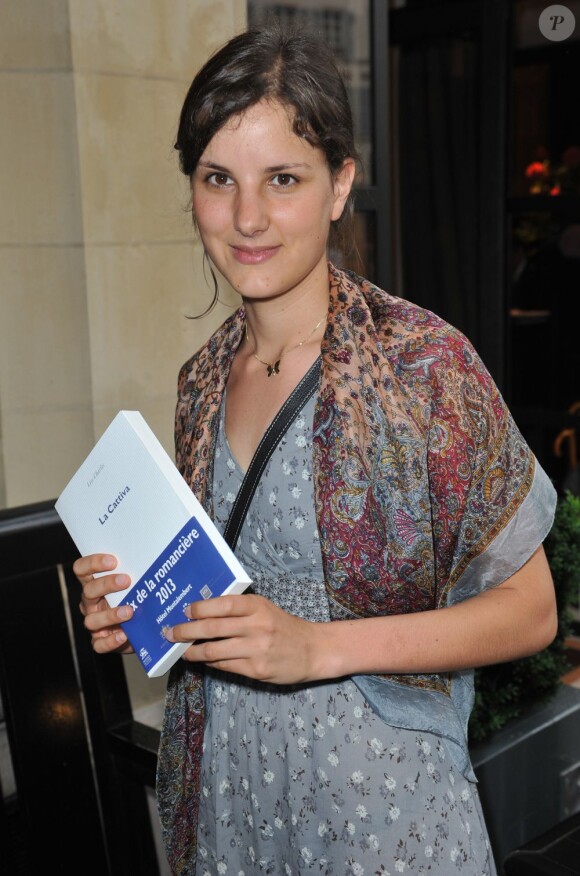 Lise Charles (lauréate 2013) lors de la 8e édition du Prix du Premier Roman de  Femme à l'hôtel Montalembert à Paris, le 19 juin 2013.