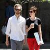 Anne Hathaway et son mari Adam Shulman font du shopping a New York, le 19 Juin 2013.
