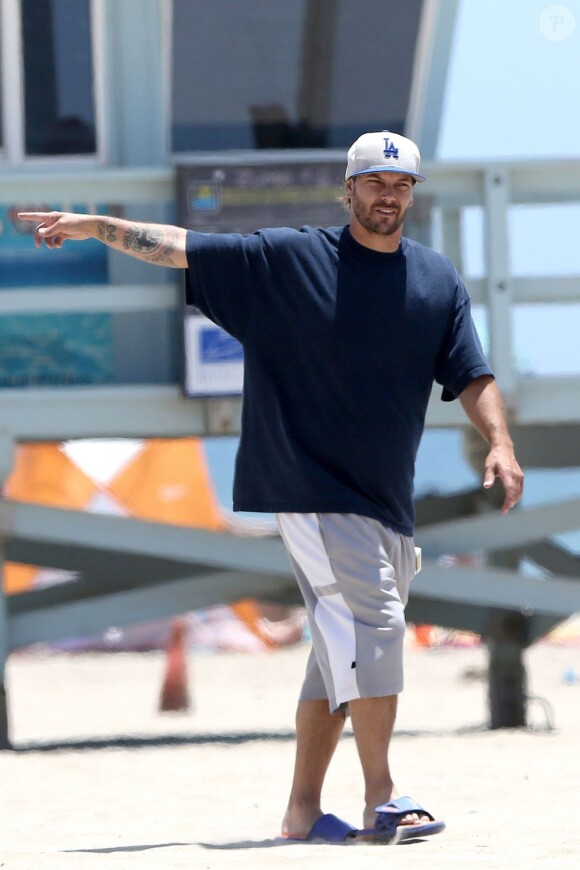 Kevin Federline sur une plage de Los Angeles, le samedi 22 juin 2013 avec sa petite amie Victoria Prince et ses 3 enfants : Jayden, Sean et Jordan.