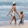 Kevin Federline sur une plage de Los Angeles, le samedi 22 juin 2013 avec sa petite amie Victoria Prince et ses 3 enfants : Jayden, Sean et Jordan.