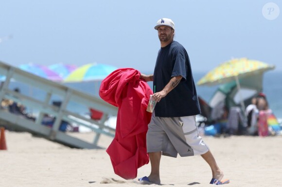 Kevin Federline sur une plage de Los Angeles, le samedi 22 juin 2013 avec sa petite amie Victoria Prince et ses 3 enfants : Jayden, Sean et Jordan.