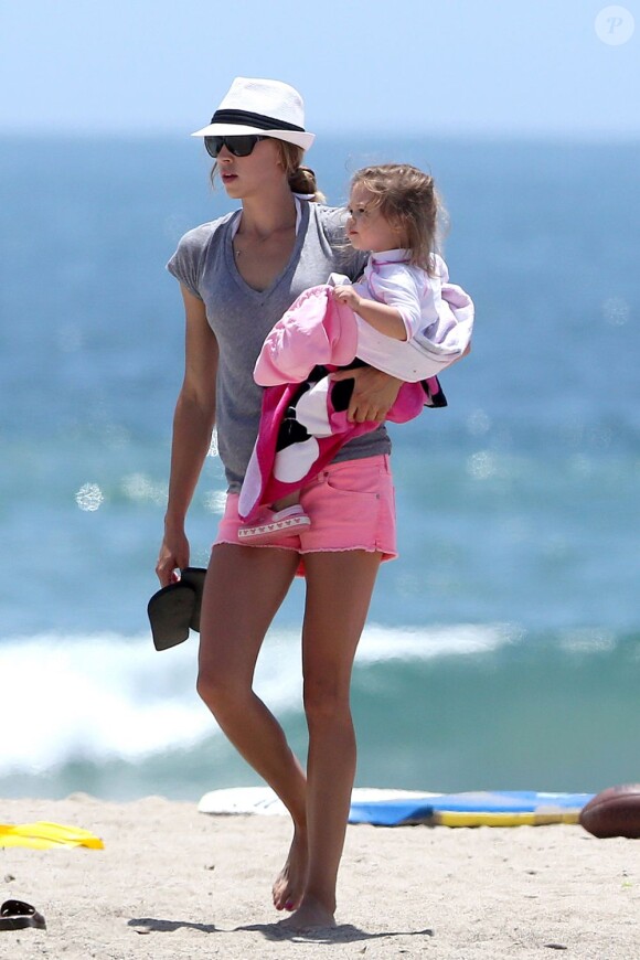 Victoria Prince et Jordan sur une plage de Los Angeles, le samedi 22 juin 2013.