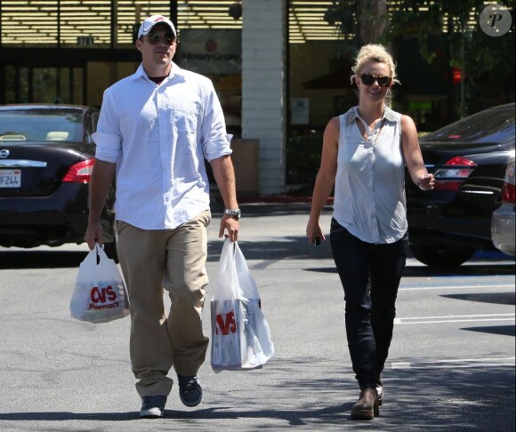 Britney Spears et son petit ami David Lucado faisant les courses à Westlake, le 21 juin 2013.