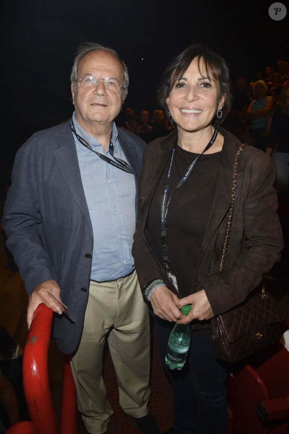 Marc Ladreit de Lacharrière et sa compagne Véronique Morali (Presidente de Fimalac Developpement) au concert de Patrick Bruel à Bercy à Paris le 22 juin 2013.