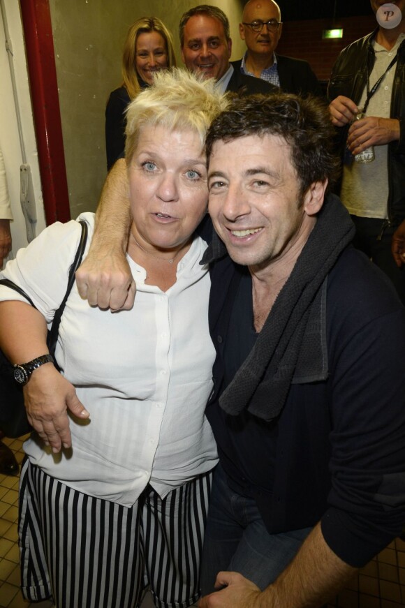 Mimie Mathy félicite Patrick Bruel après son concert à Bercy à Paris le 22 juin 2013.