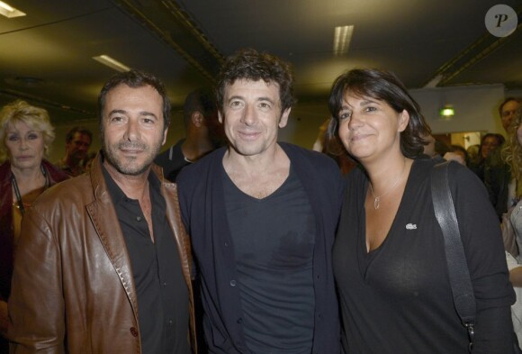 Bernard Montiel, Patrick Bruel et Valérie Expert dans les coulisses du concert de Patrick Bruel à Bercy à Paris le 22 juin 2013.
