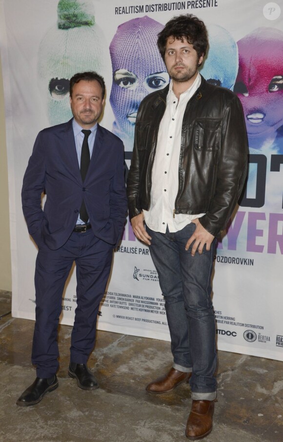 Maxim Pozdorovkin et Mike Lemer à la projection du documentaire "Pussy Riot" au Palais de Tokyo, à Paris le 23 juin 2013.