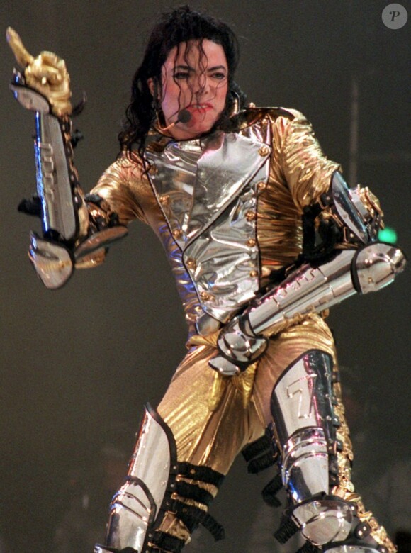 Michael Jackson lors d'un concert à Gelsenkirchen, en Allemagne le 15 juin 1997.