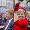 Willem-Alexander et Maxima des Pays-Bas bouclent à La Haye leur visite des douze provinces du pays suite à leur couronnement, le 21 juin 2013.
