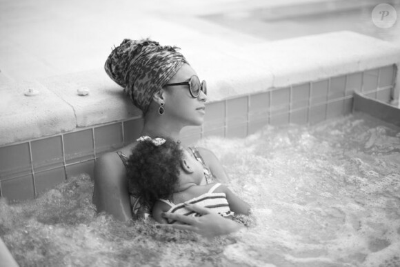 Beyoncé et sa fille Blue Ivy. Photo postée par la chanteuse sur son Tumblr.