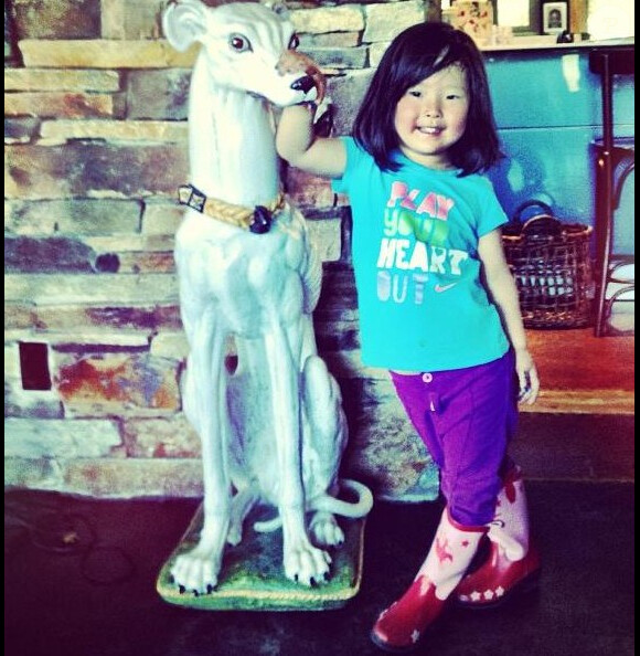 Katherine Heigl a posté sur son compte Instagram des photos de sa fille Naleigh, le 21 juin 2013.