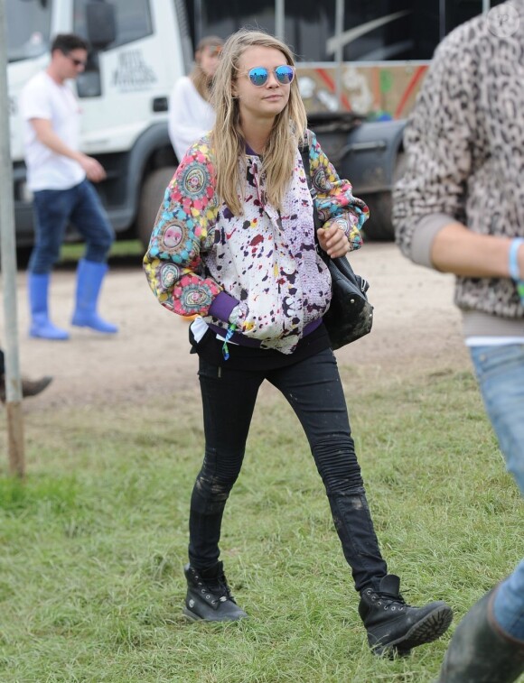 Cara Delevingne au festival de Glastonbury, Worthy Farm, Angleterre, le 28 juin 2013.